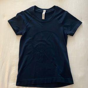 Lululemon navy cropped swiftly tech